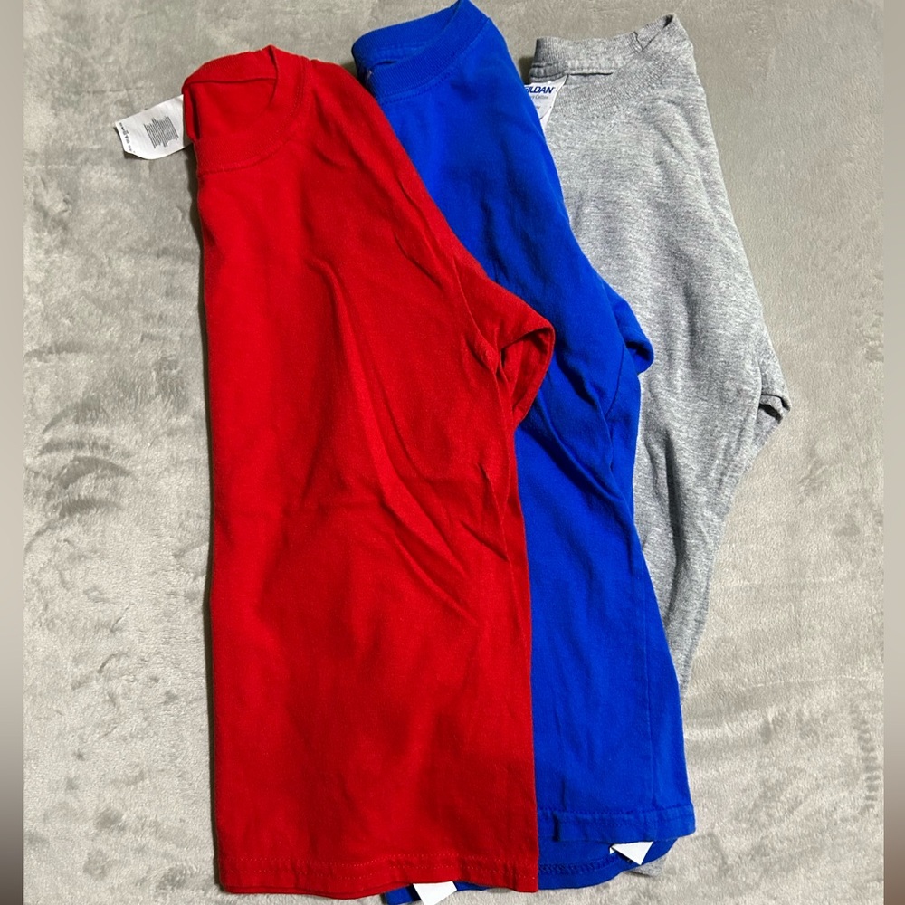 Boys long sleeve T shirts.
